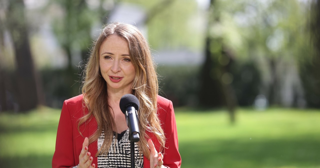 Agnieszka Dziemianowicz-Bąk zleciła prace przygotowawcze mające na celu uregulowanie pracy w wysokich temperaturach /Tomasz Jastrzebowski/ /Reporter