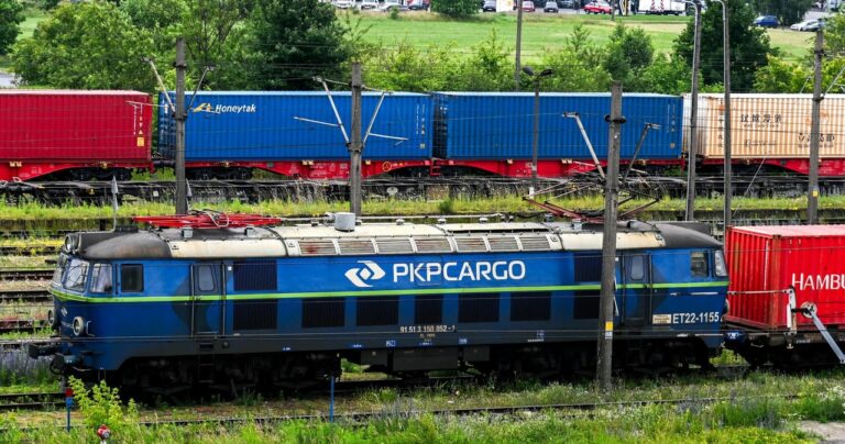 Płacą za "nieświadczenie pracy". To zwykły dzień w PKP Cargo - INFBusiness