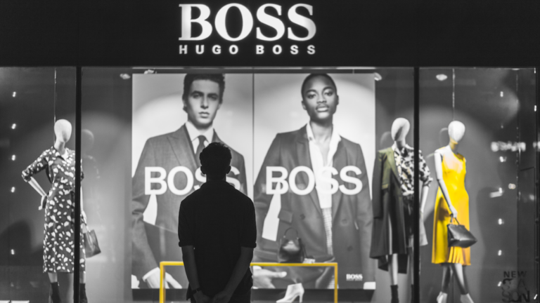 Akcje Hugo Boss znacząco tanieją. Dlaczego? - Fashion Biznes - INFBusiness