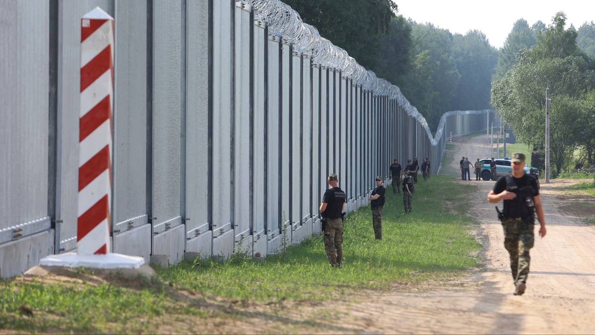 Sytuacja na granicy z Białorusią. Funkcjonariusze zostali zaatakowani