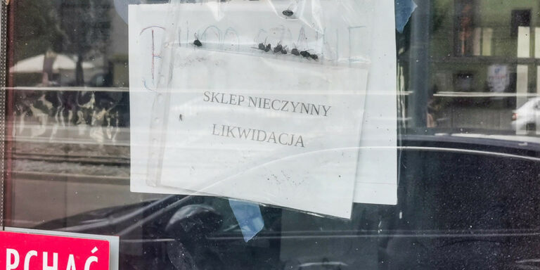 Małe sklepy w Polsce znikają w szybkim tempie. "Konkurencja jest mordercza" - INFBusiness