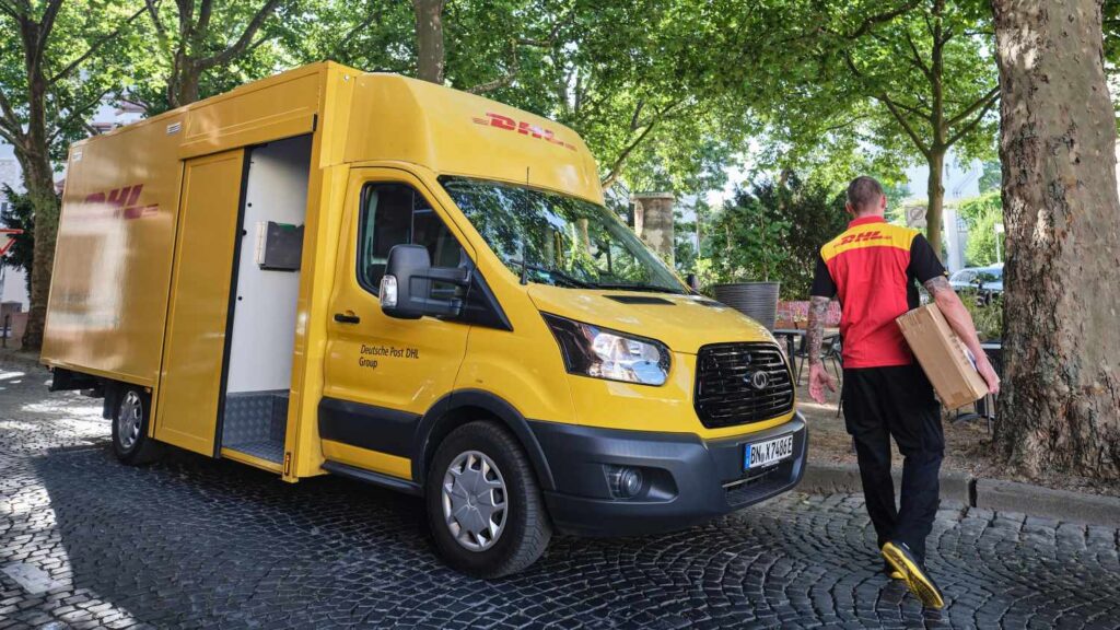 DHL i sieć sklepów Biedronka zacieśniają współpracę - INFBusiness