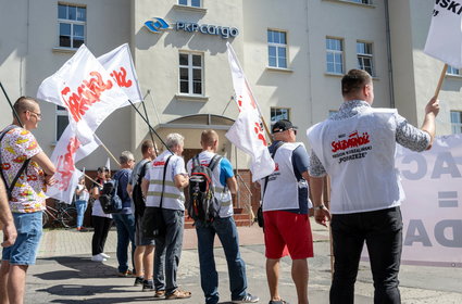 Kłopotów PKP Cargo ciąg dalszy. Część pracowników nie dostanie pieniędzy