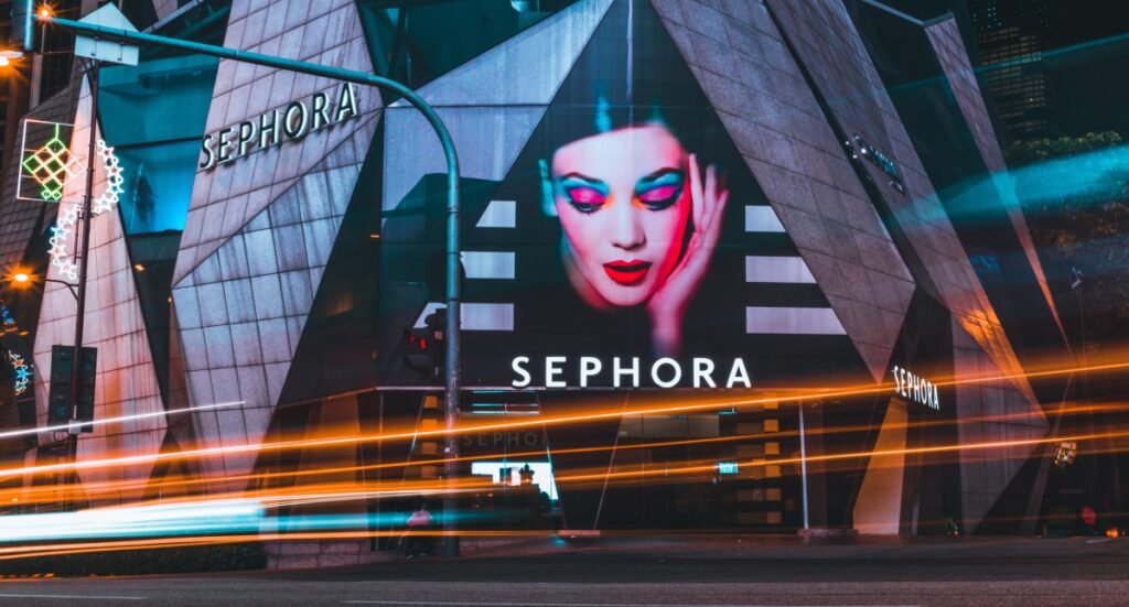 O 8 placówek Sephora zredukowała liczbe sklepów