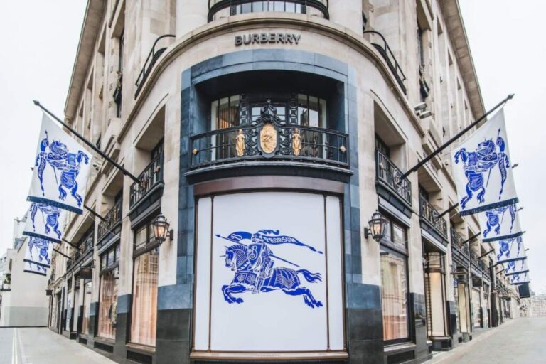 Czy po 15 latach Burberry opuści indeks FTSE 100? - Fashion Biznes - INFBusiness