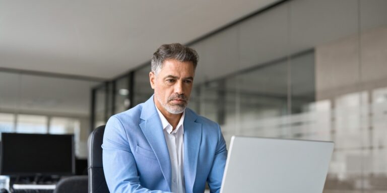 Ile kosztuje założenie firmy? Minimalny kapitał na start biznesu - INFBusiness
