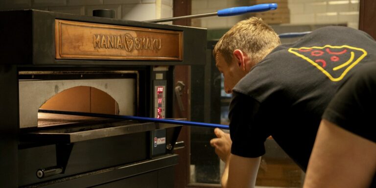 Mania Smaku, słynna pizzeria z Wrocławia. Karmili wyborców, dziś karmią powodzian - INFBusiness