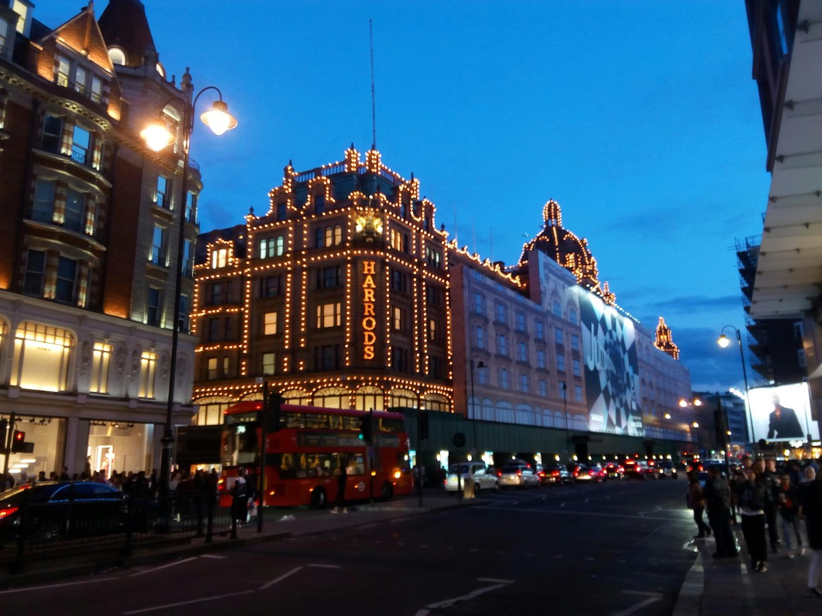 Harrods luksusowy dom handlowy w Londynie