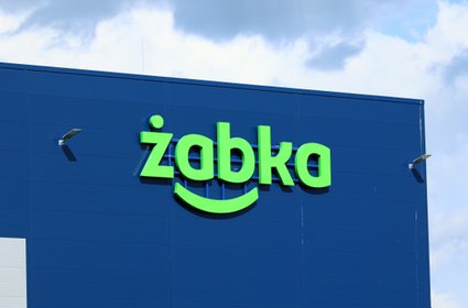 Żabka z wyższym zyskiem netto niż rok temu. Sieć sklepów też cały czas się rozrasta