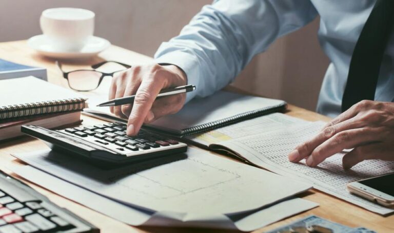Banki łagodzą politykę wobec firm, co się bardzo rzadko zdarza w ostatnich latach - INFBusiness