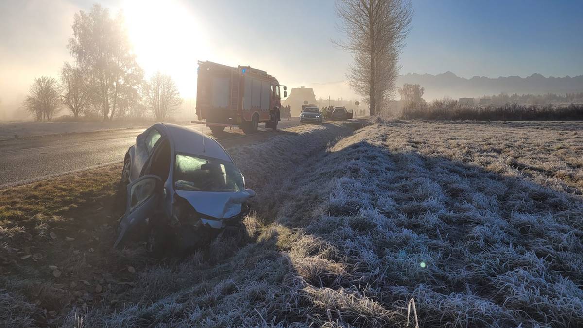 IMGW wydał ostrzeżenie. Bardzo niebezpieczne warunki na drogach