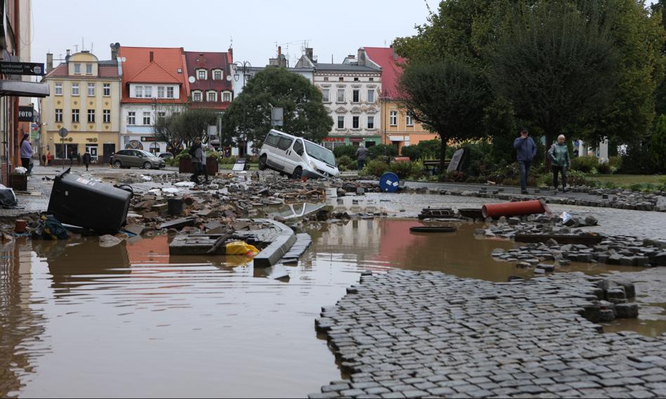 Flipperzy polują na zalane podczas powodzi nieruchomości. &quot;Hieny już krążą&quot;