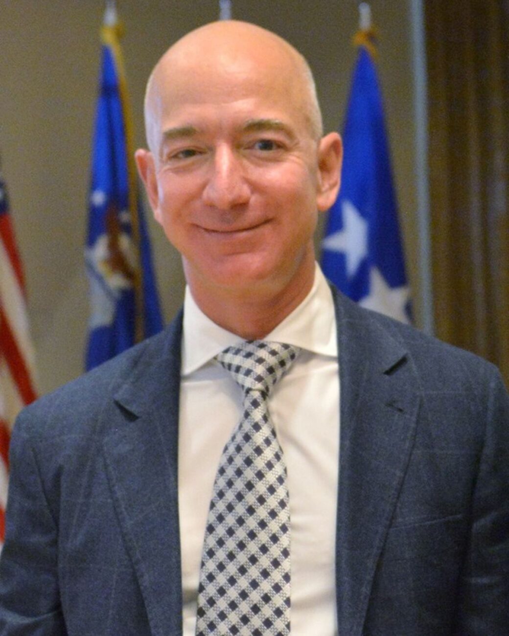 Jeff Bezos, miliarder, założyciel Amazona, jeden z najbogatszych ludzi na świecie.