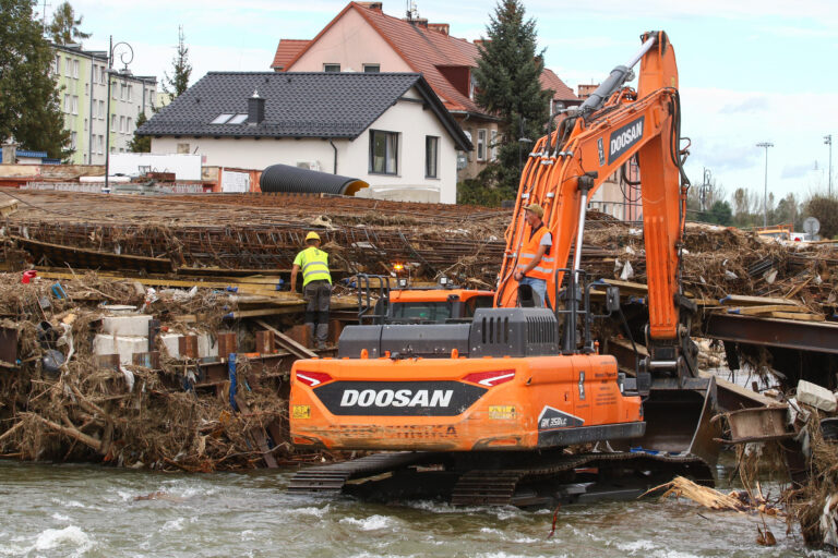 Odbudowa po powodzi w Głuchołazach. Co jeszcze zostało do zrobienia? - INFBusiness