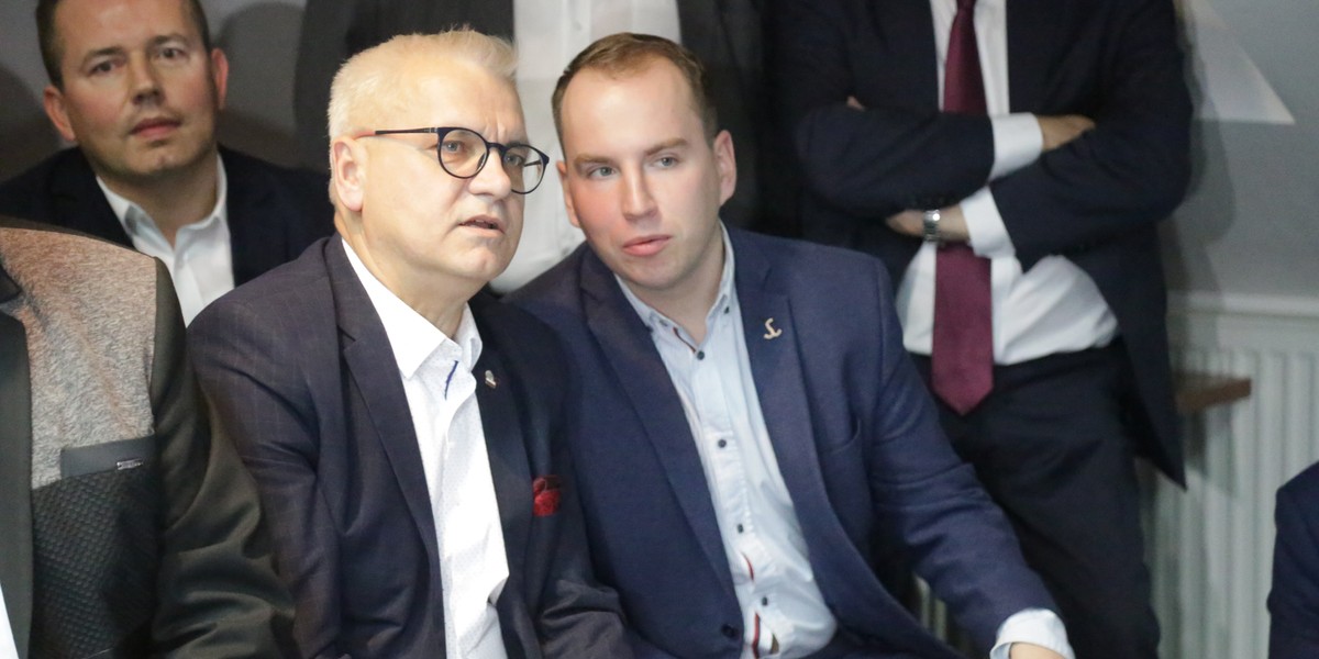 Henryk Wnorowski (z lewej) podczas wieczoru wyborczego PiS w Białymstoku w 2019 r.