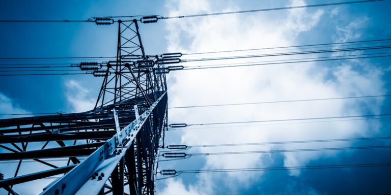 Przestarzała infrastruktura hamuje transformację energetyczną. Potrzebne miliardy - INFBusiness