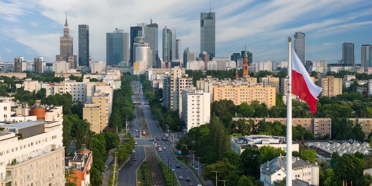 Według prognoz ekonomistów PKO BP średnioroczna inflacja w Polsce w 2025 r. wzrośnie do 4,4 proc. z 3,6 proc. w 2024 r.