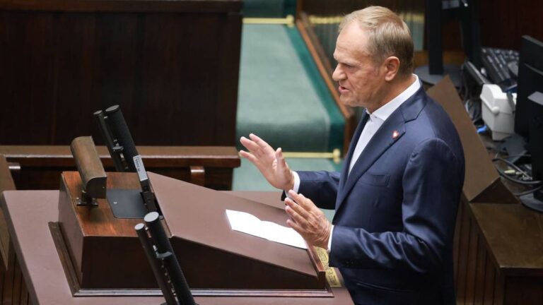 Trump oskarża Europę, Tusk reaguje. Pisze o „transatlantyckiej przyjaźni” - INFBusiness