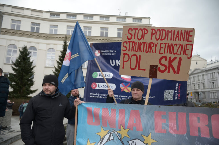 Znamy opinię Polaków na temat relokacji imigrantów. Jest ona jasna (SONDAŻ) - INFBusiness