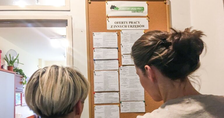 Polują na Polaków. Oferują wysokie pensje. Policja jest surowa w kwestii reklam - INFBusiness