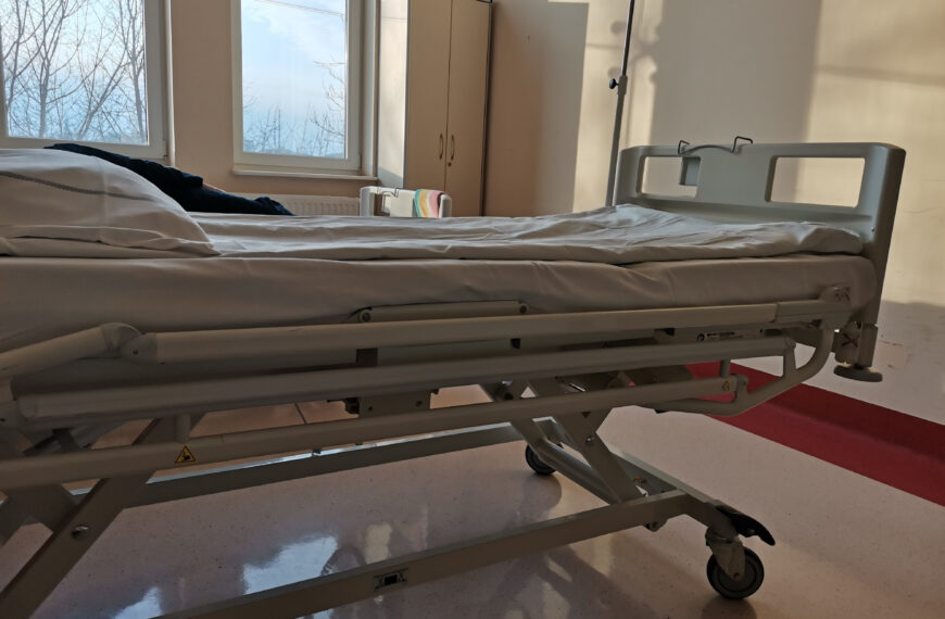 Państwo w państwie. Pacjentka wypadła z okna – szpital nie poinformował o…