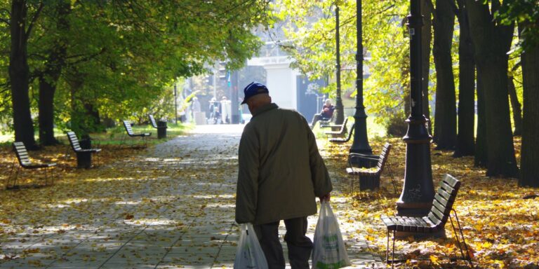 Polacy nie wierzą Polsce. Ucieczka od usług publicznych trwa [DANE] - INFBusiness