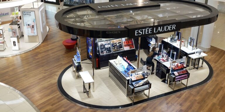 Estee Lauder zwolni tysiące pracowników, planuje wezwania do wyższych taryf - INFBusiness