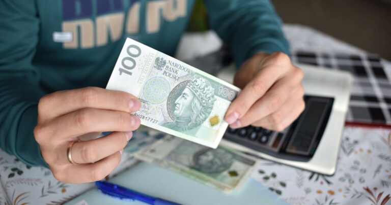 "Trzynastki" nie tylko dla emerytów. Wypłaty lada dzień - INFBusiness