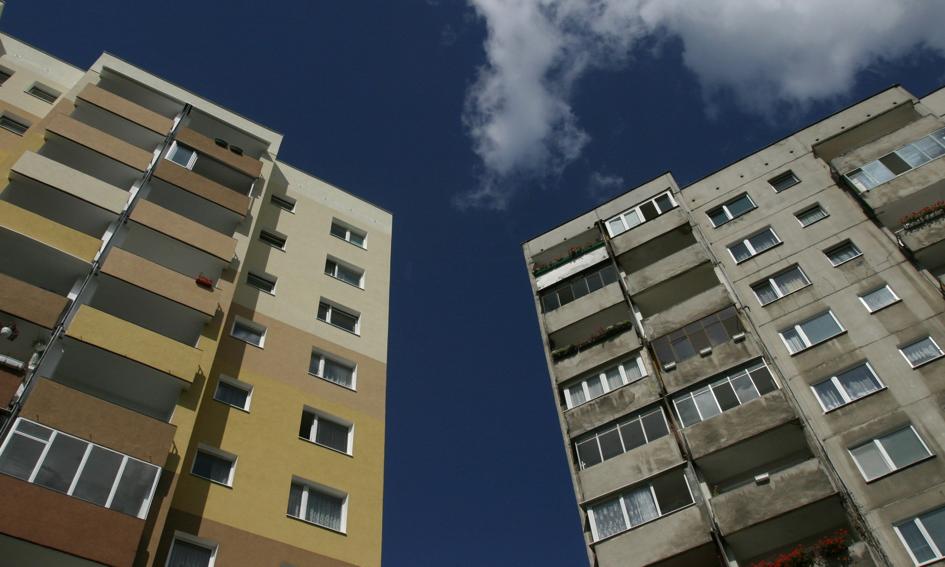 Mieszkań jest mnóstwo, ale klienci nie spieszą się z dokonywaniem transakcji