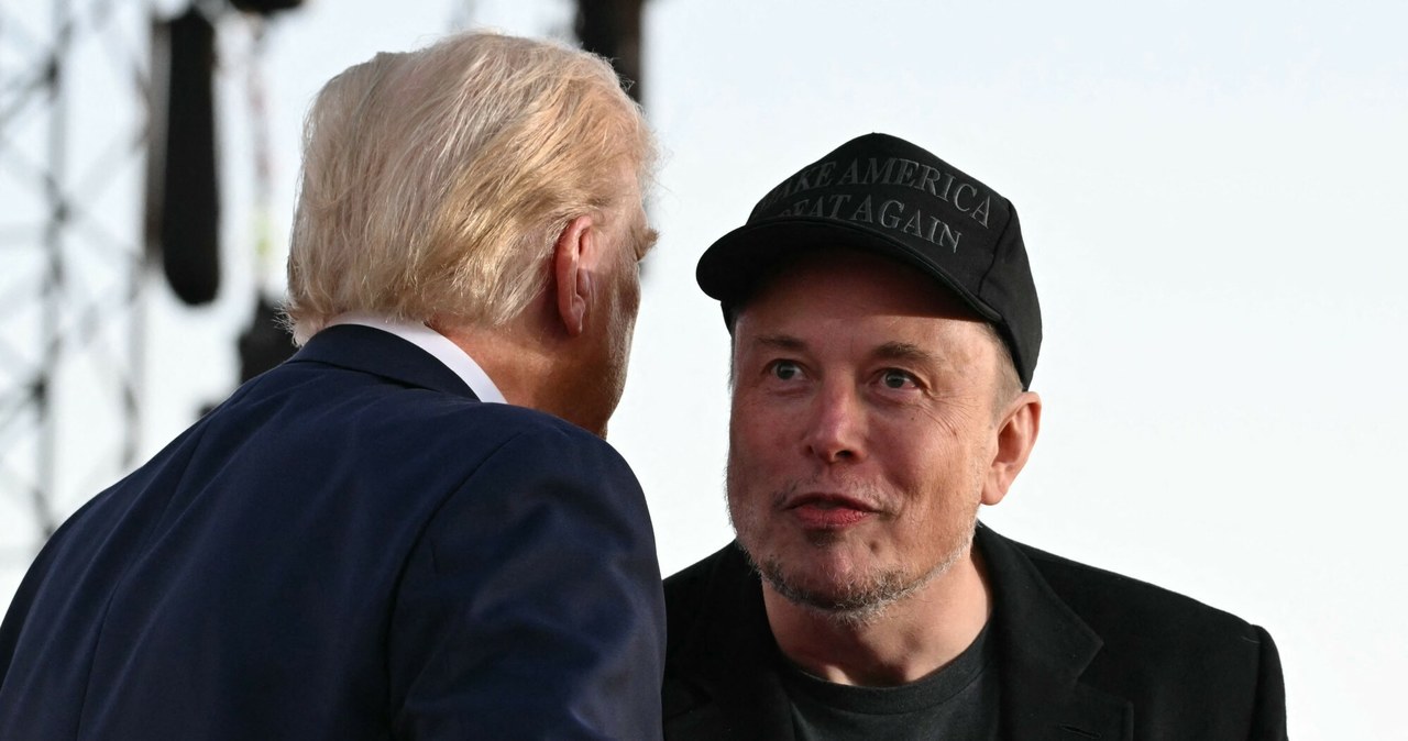 Elon Musk ustępuje? Federalni urzędnicy dostaną kolejną „szansę” Elon Musk łagodnieje w sporze z amerykańskimi urzędnikami? Ci ostatni dostaną 'kolejną szansę' na zachowanie stanowisk /JIM WATSON/AFP/East News /East News