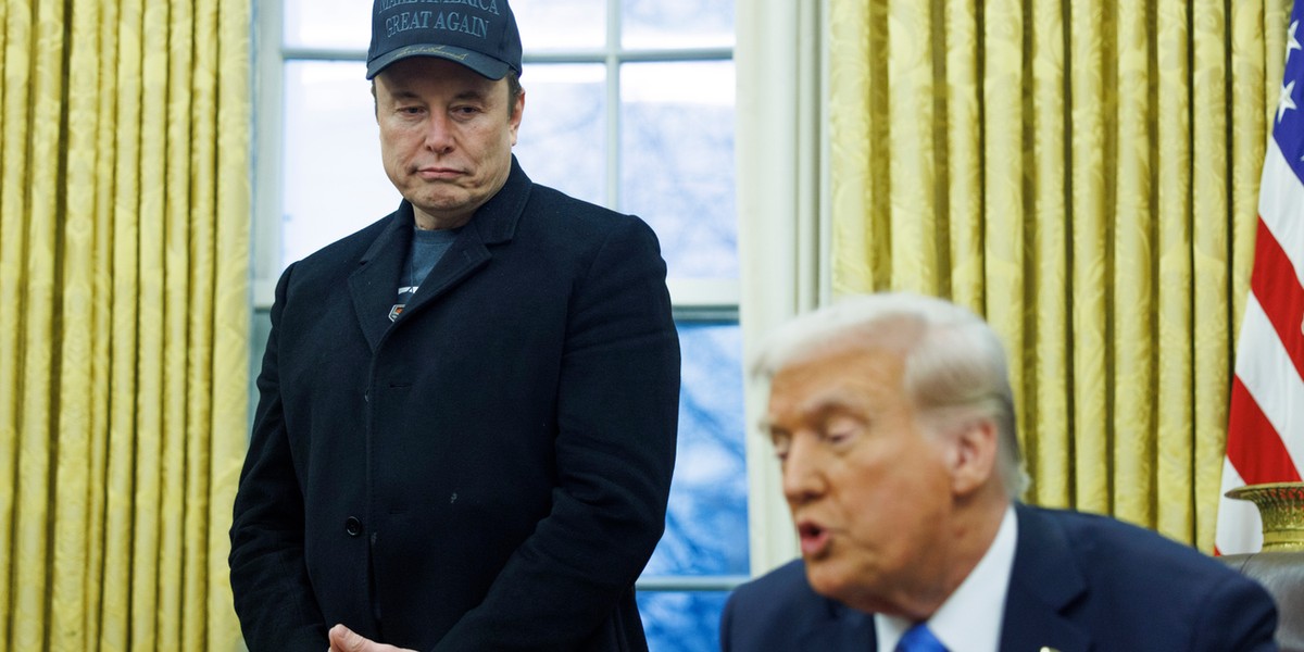 Elon Musk z prezydentem Donaldem Trumpem w Gabinecie Owalnym.