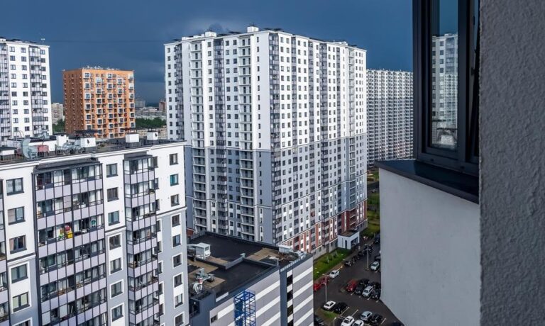 Rynek najmu jest stabilny. Czynsze nie rosną znacząco, a podaż mieszkań maleje. - INFBusiness