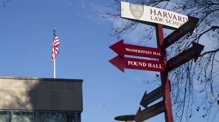 USA/Harvard pozywa administrację Trumpa za zamrożenie funduszy na badania - INFBusiness