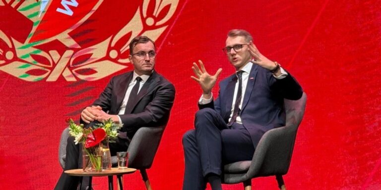 Robert Dobrzycki, współzałożyciel i CEO globalnej potęgi deweloperskiej Panattoni, został głównym udziałowcem Widzewa Łódź, jak podano w komunikacie prasowym w środę. Kluczowa umowa, zawarta 28 marca, ma na celu wzmocnienie ram organizacyjnych i sportowych czterokrotnych mistrzów Polski. Miliarder inwestuje w słynną polską drużynę piłkarską: „Ten klub może więcej” - INFBusiness