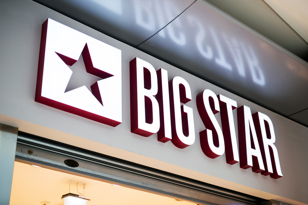 Zdjęcie szyldu marki Big Star, stworzonego przez Wiesława Kosterę.