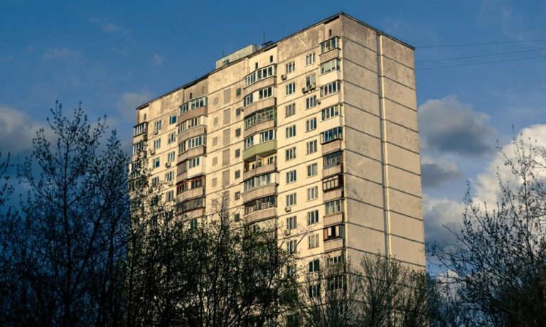 Polacy wracają po kredyty hipoteczne. Najwięcej wniosków od stycznia 2024 r. - INFBusiness