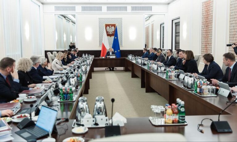 „Pierwsze klucze” w harmonogramie pracy rządu. Ministrowie zajmą się nowym programem dopłat kredytowych - INFBusiness