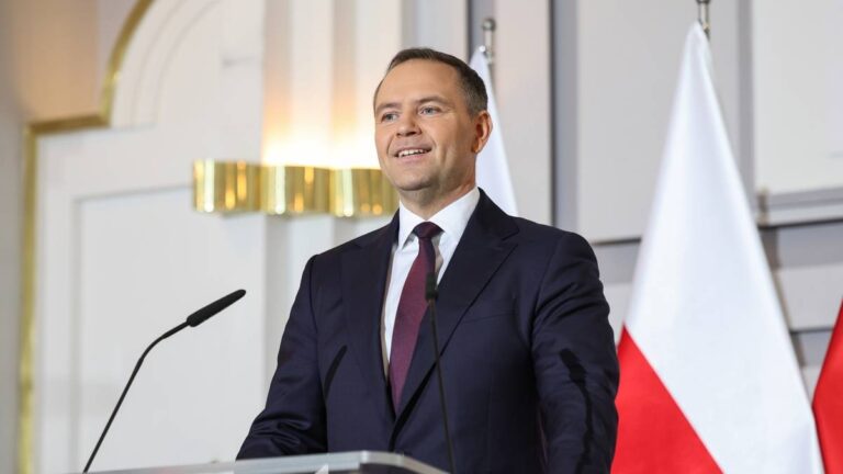 Interia ujawnia dokument sprzed lat. Rzuca on nowe światło na sprawę Nawrockiego - INFBusiness