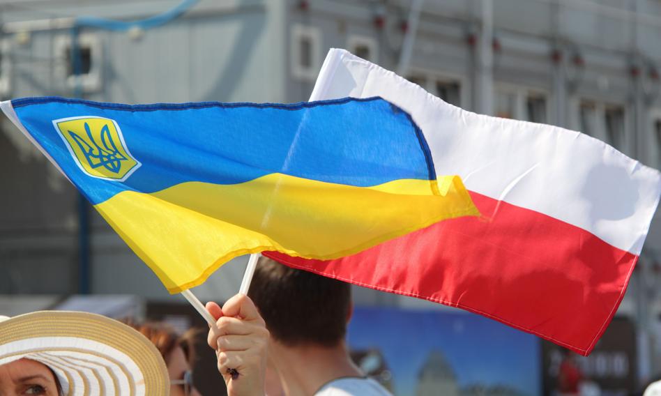 Polsko-Ukraińska Izba Gospodarcza i Międzynarodowe Stowarzyszenie Polskich Przedsiębiorców na Ukrainie stanowczo potępiają blokady na polsko-ukraińskich przejściach granicznych. Nawiązują do demonstracji polskich przewoźników w Dorohusku, której celem było m.in. przywrócenie ograniczeń wjazdu ukraińskich firm do Polski. Polscy i ukraińscy przedsiębiorcy przeciwko blokadom przejść granicznych z Ukrainą