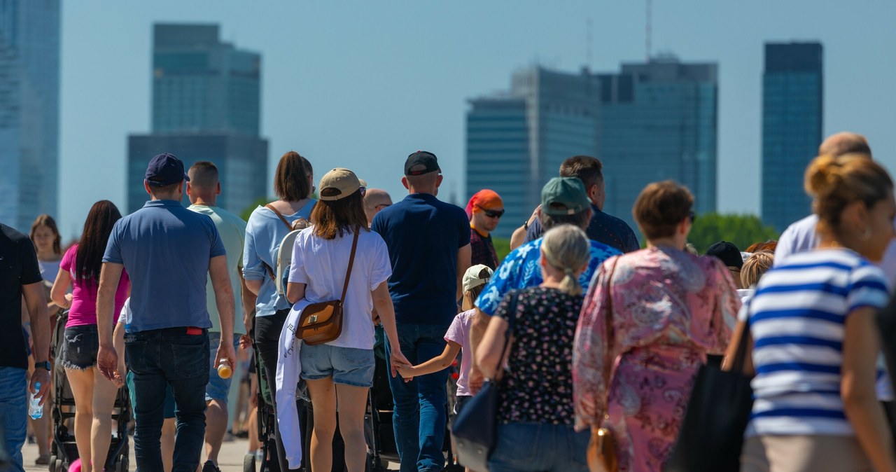 Polska nowym celem migracji zarobkowej? Słowacy zazdroszczą nam pensji Słowacy zazdroszczą Polakom pensji? Różnica jest faktycznie duża /ARKADIUSZ ZIOLEK/East News /East News