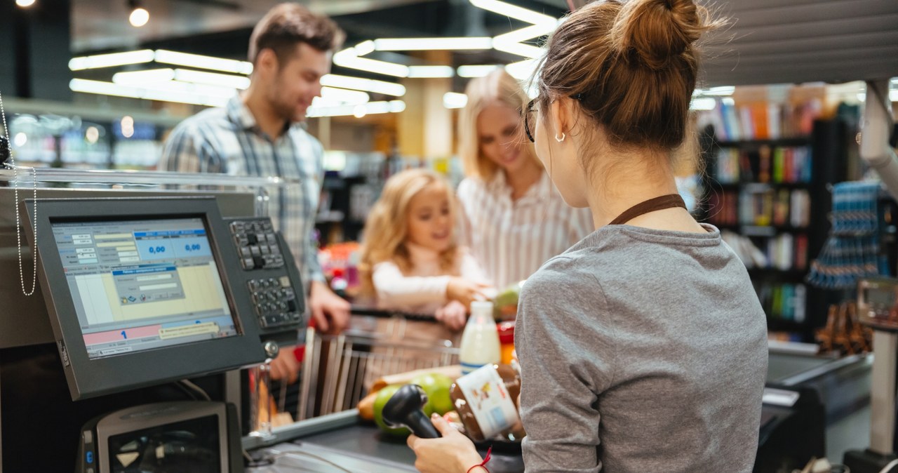 Biedronka, Lidl, Dino, Aldi czy Kaufland? Gdzie kasjer zarabia najwięcej? Gdzie kasjer zarabia najwięcej? Lidl jest liderem /123RF/PICSEL