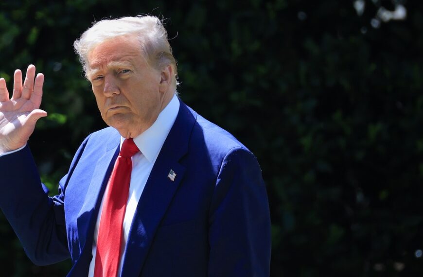 Duże cięcie wydatków rządu USA: „Koniec finansowania naszego upadku”