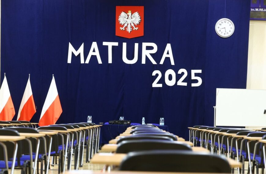 Praca nauczyciela w komisji egzaminów końcowych szkół średnich. Pedagog wyjaśnia, co dzieje…