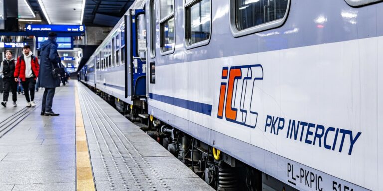 Pociągi piętrowe na polskich torach. Termin minął - INFBusiness