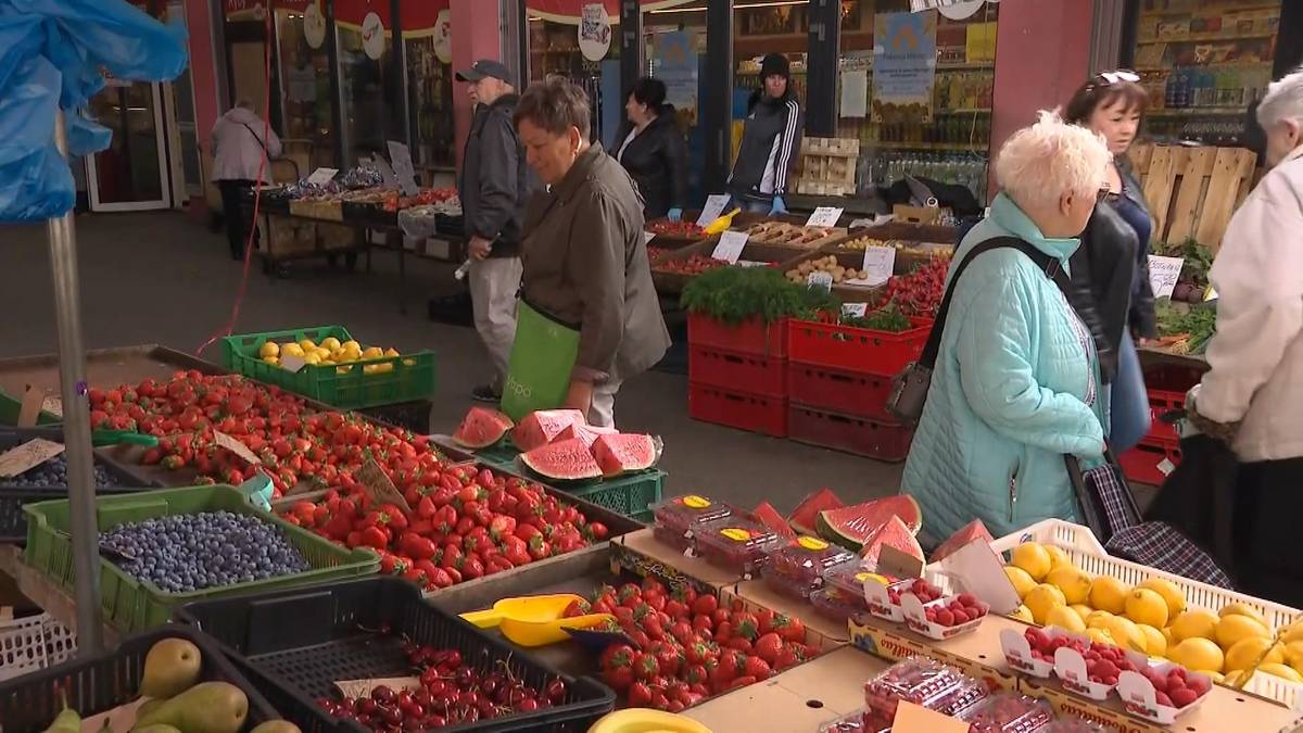 Pierwsze truskawki w Polsce. Ekspert od wysokich cen Krajowe truskawki w Polsce. Ekspert wyjaśnia wysokie ceny