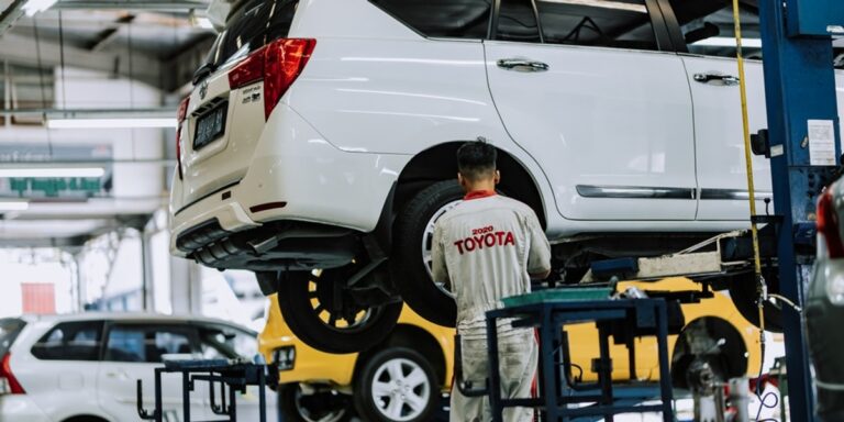 Toyota w obliczu ceł, wojna handlowa utrudni zarabianie pieniędzy - INFBusiness