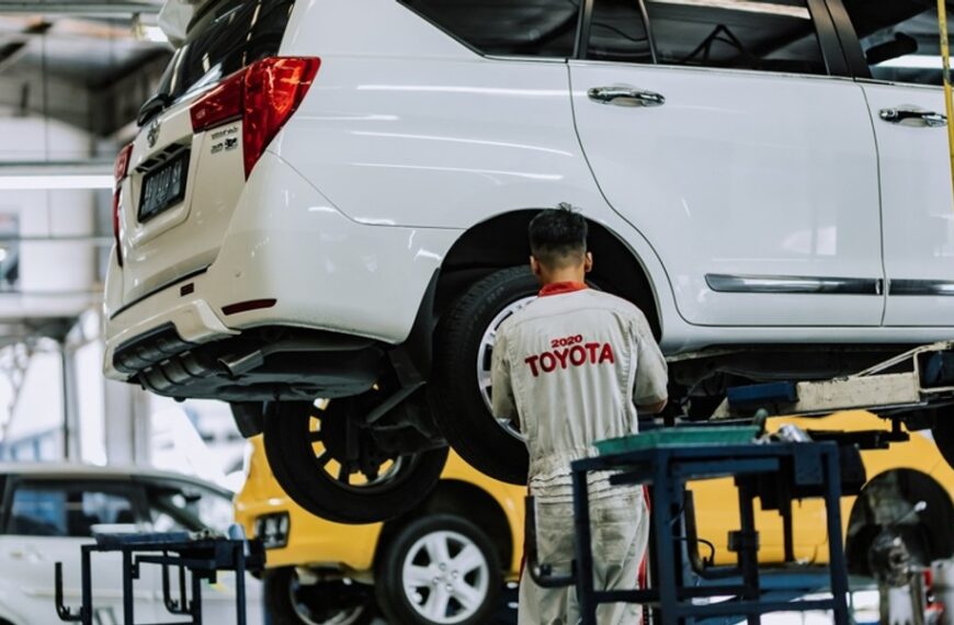 Toyota w obliczu ceł, wojna handlowa utrudni zarabianie pieniędzy