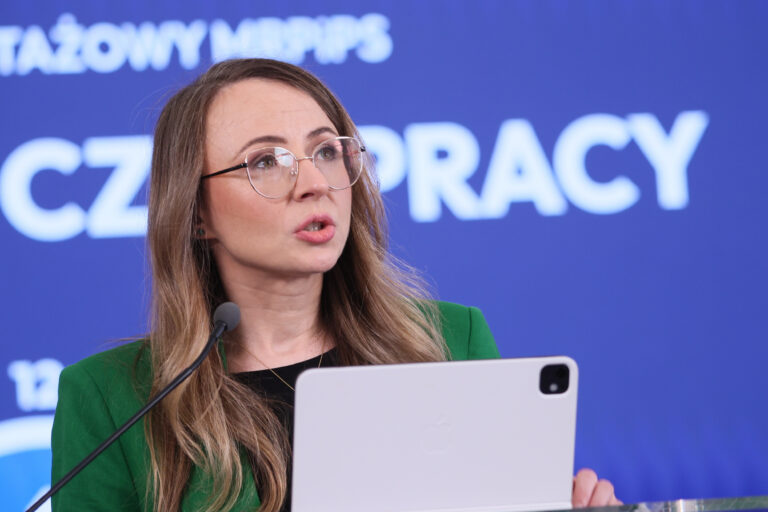 Czy lewica naprawdę skróci godziny pracy? Co oznacza program pilotażowy Agnieszki Dziemianowicz-Bąk? - INFBusiness