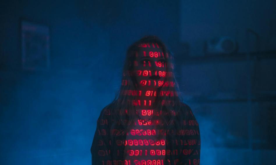 Oczekuje się, że do 2025 r. 3% polskich firm osiągnie dojrzały poziom gotowości na zagrożenia cybernetyczne, co oznacza wzrost o 2% w porównaniu z poprzednim rokiem, zgodnie z raportem Cisco. Wyniki ujawniają, że 86% organizacji napotkało incydenty związane z AI. Ponadto firmy stoją w obliczu wyzwań, w tym niedoboru specjalistów ds. cyberbezpieczeństwa. Polskie firmy słabo przygotowane na cyberzagrożenia. Brak specjalistów