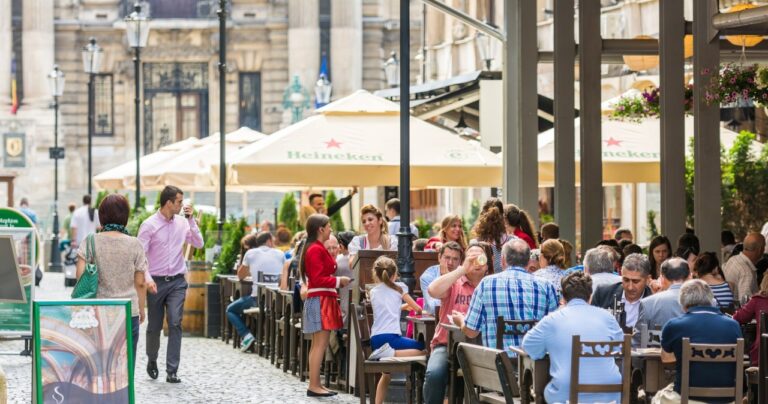 Szuka pracownika restauracji. Narzeka na młodsze pokolenie - INFBusiness